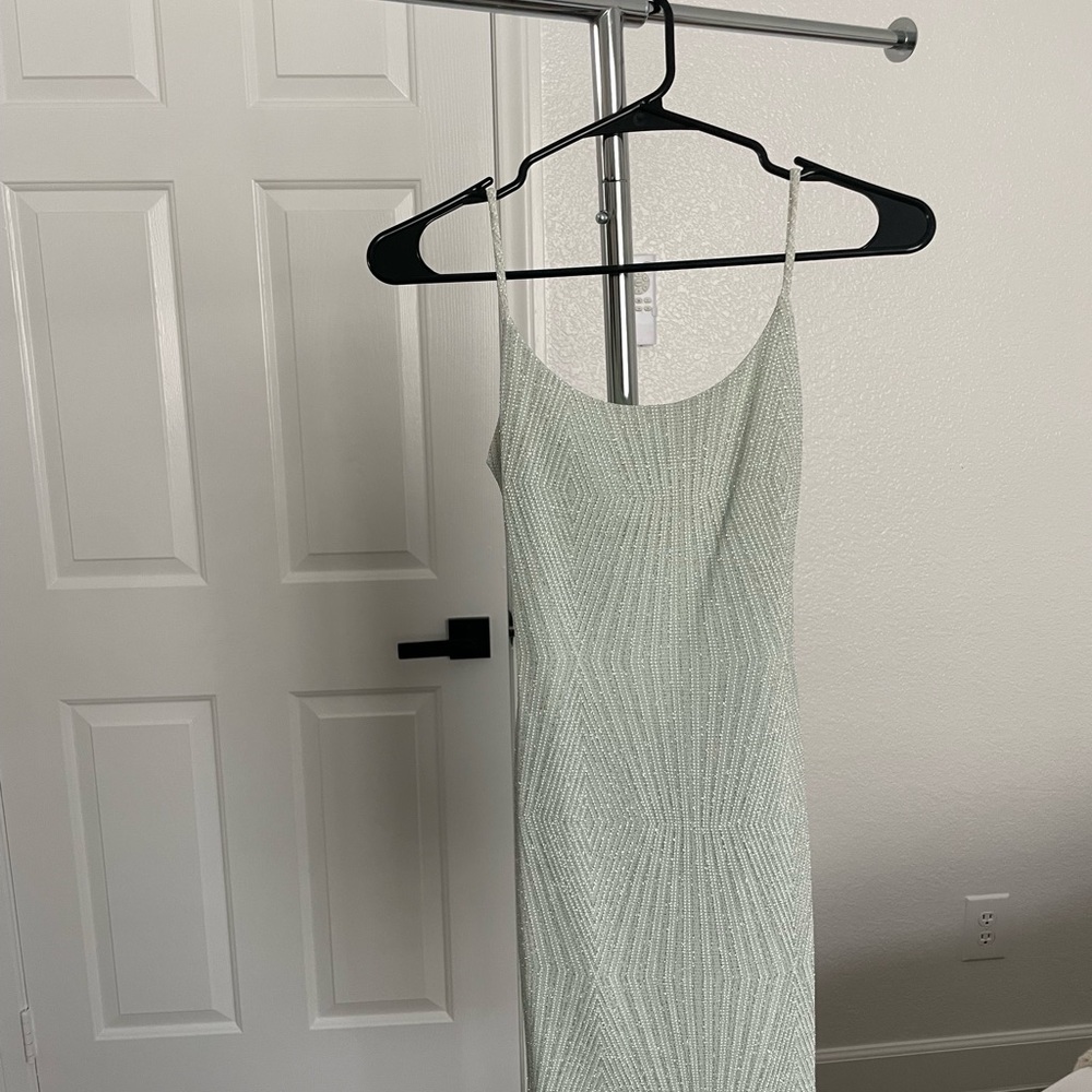 Elegant Mint Green Sleeveless Dress